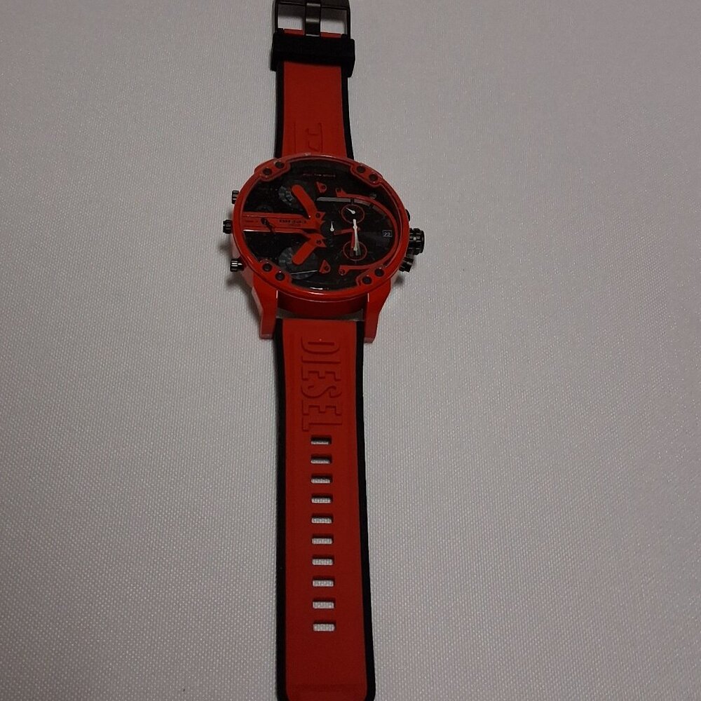 Diesel Mr. Daddy Three-Hand Silicone Watch – Model DZ7431